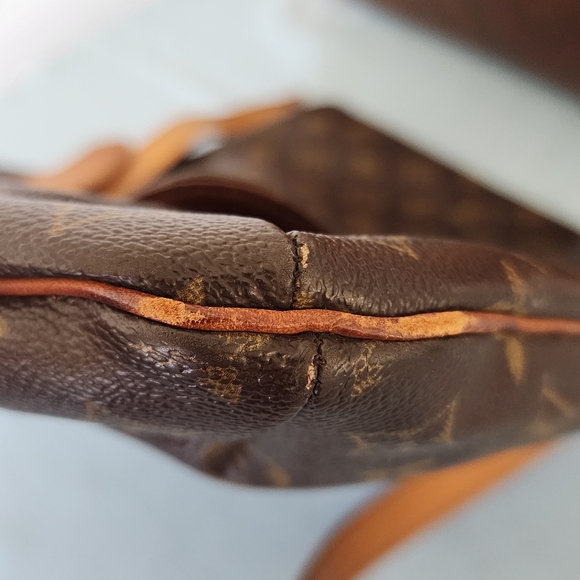 Louis Vuitton Monogram Musette Salsa GM Crossbody - Picture 8 of 16